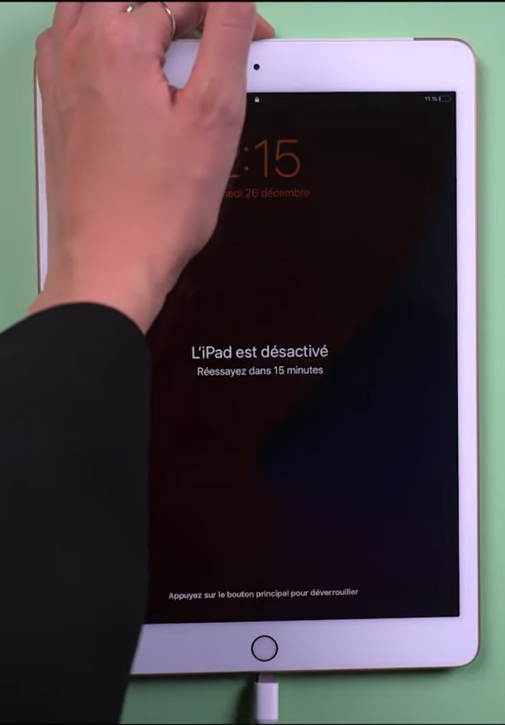 Utilisez un câble pour connecter votre iPad à l'ordinateur